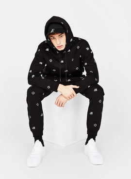 Sweatshirt and jogging trousers